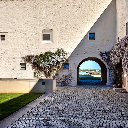 Convent, 2-bedroom, Condo, Pool アパート *