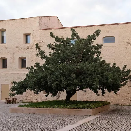 アパート Convent, 2-bedroom, Condo, Pool タヴィラ